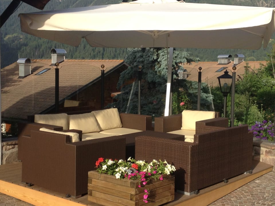 Gemütliche Außen Lounge Grien Gourmet & Panoramahotel