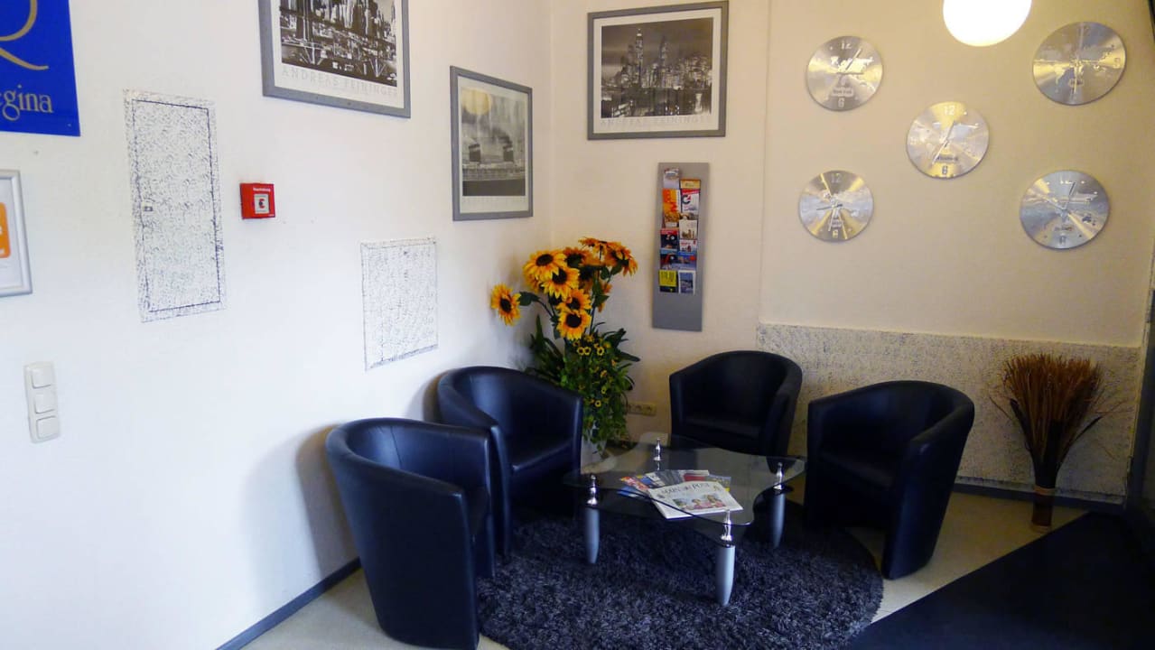 Sitzgelegenheit Rezeption Hotel Regina