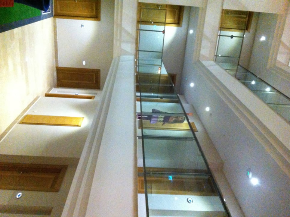 Es tropfte von Oben nach unten durch alle Stockwer Port Nature Luxury Resort & Spa