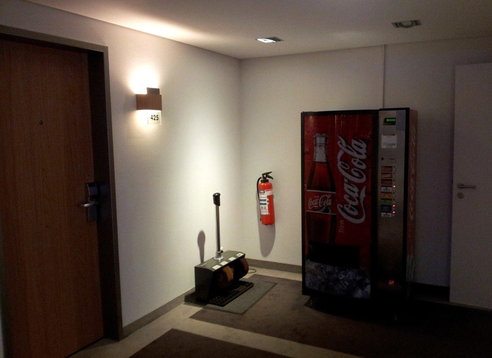 Getränkeautomat und Schuhputzstation Mercure Hotel Hamburg Mitte