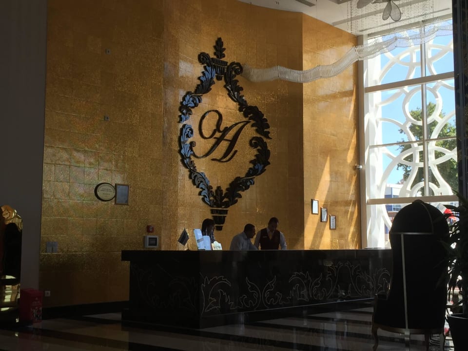 Halle Azura Deluxe Resort & Spa Hotel