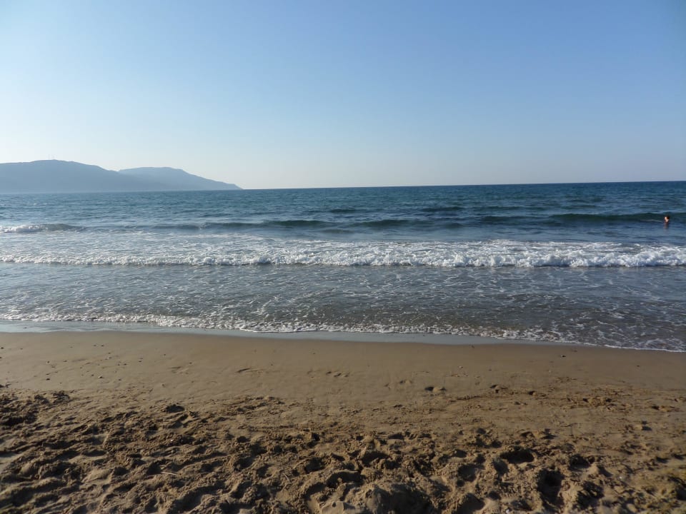 Toller Sandstrand beim Schwesternhotel HARPIN Georgioupolis Resort Aquapark & SPA