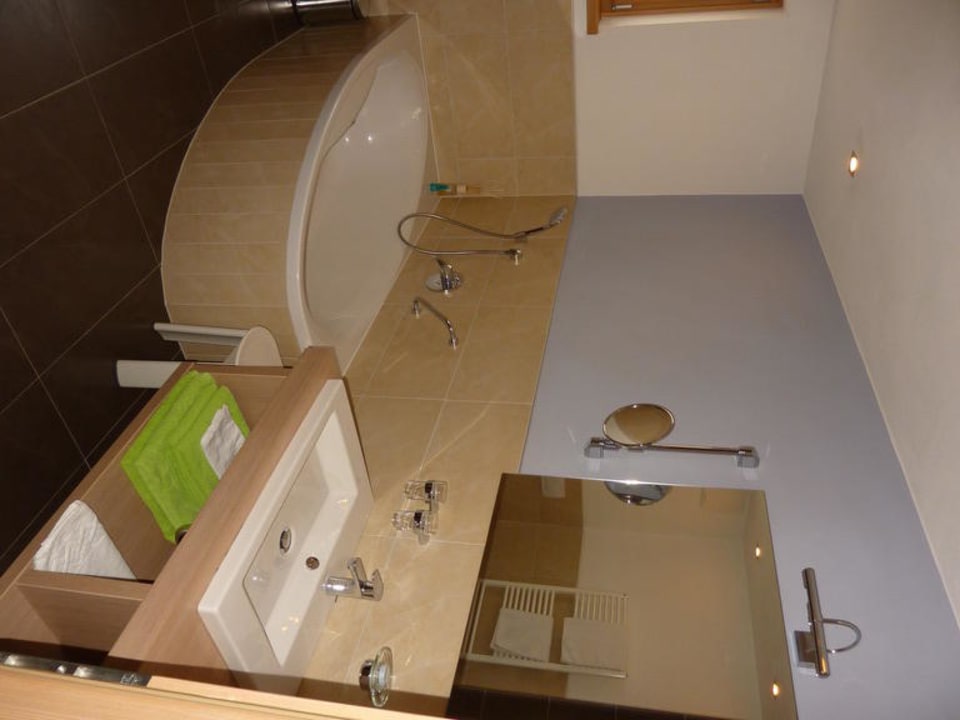 Bad mit Badewanne Alpine Hotel Ciasa Lara