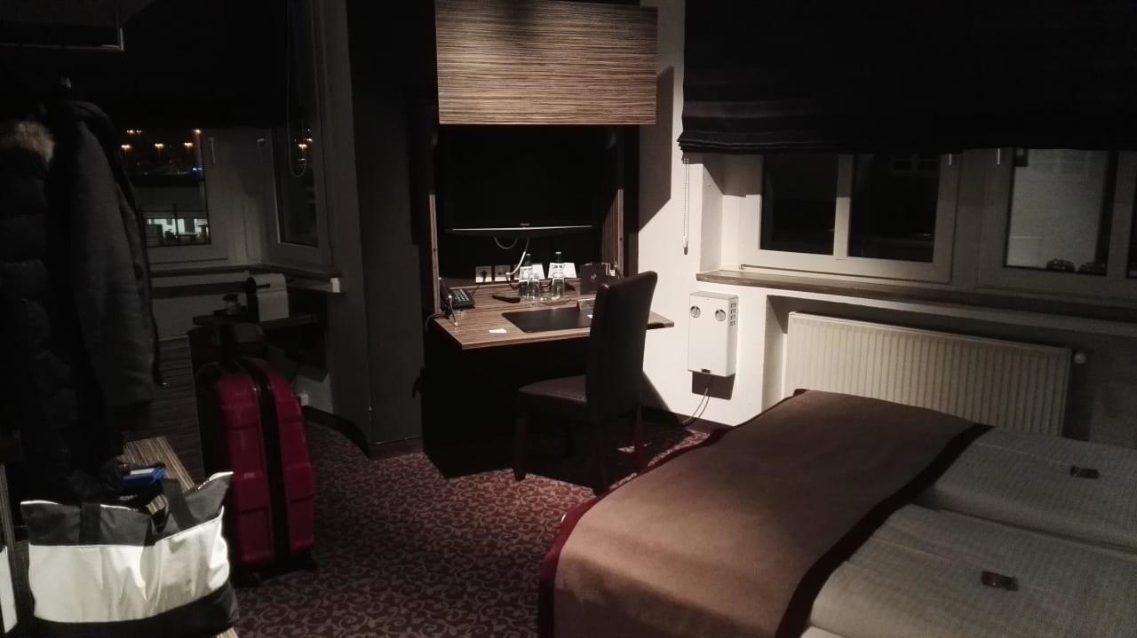 TV Hotel Das Kronprinz Troisdorf