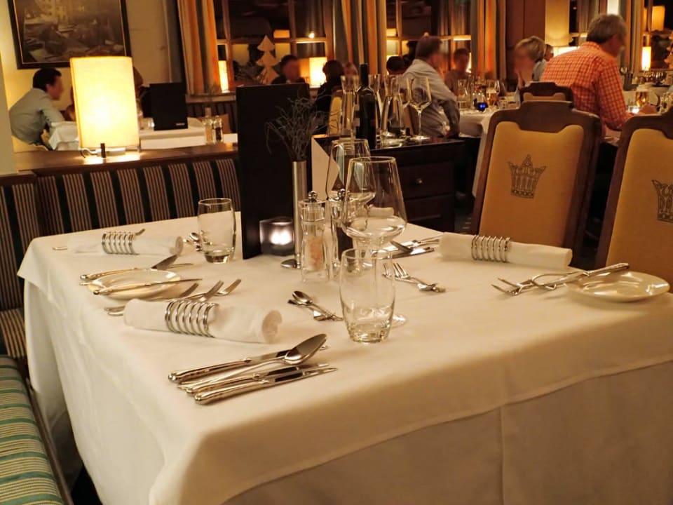 Gedeckter Esstisch Familien- & Gartenhotel Theresia