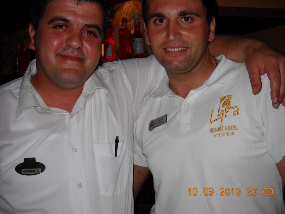 Die besten Kellner Isa Bas und Serkan Erkan Tanriverdi Selectum Family Comfort Side