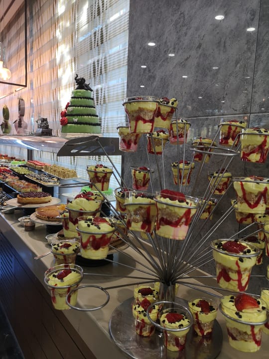 Gastro Saturn Palace Resort Hotel