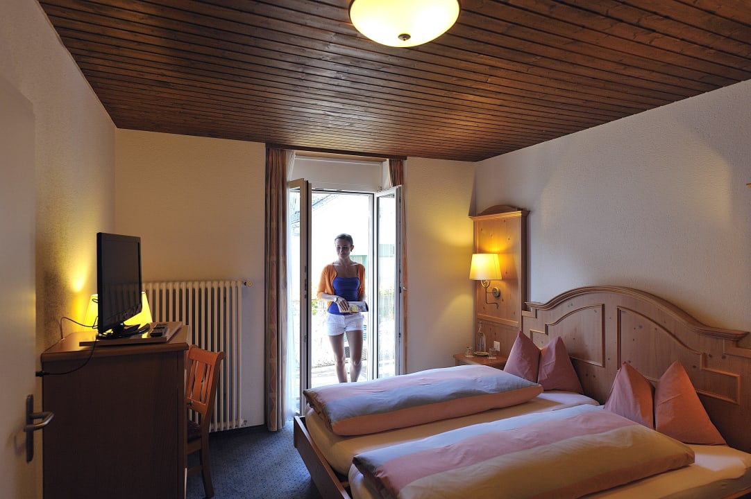 Doppelzimmer mit Balkon Hotel Engelberg