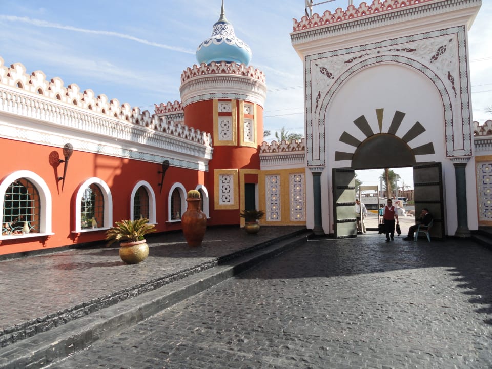 Der offene Hoteleingang Pickalbatros Alf Leila Wa Leila Resort - Neverland Hurghada