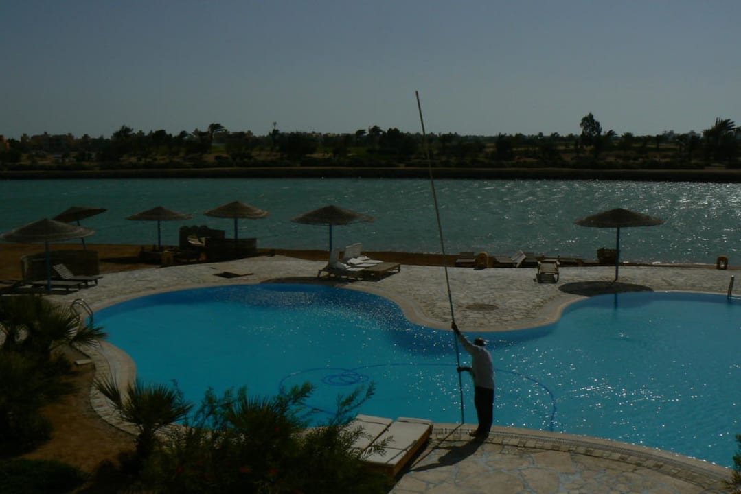 Der Pool vom Balkon aus Holiday Apartments West Golf 1