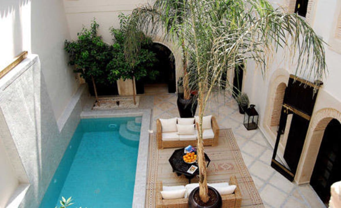 Innenhof mit Pool Riad Kheirredine