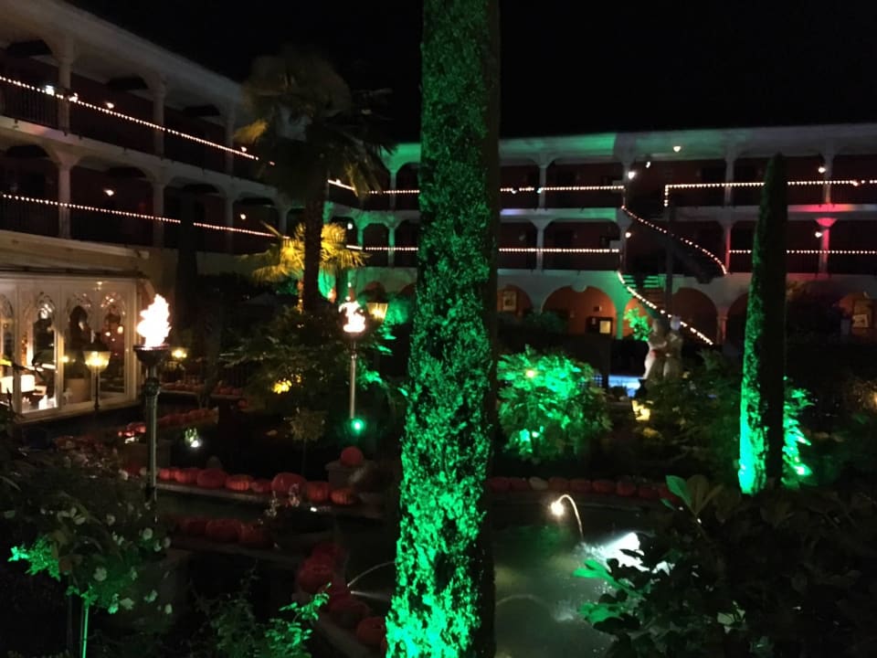 Innenhof Hotel El Andaluz Europa-Park