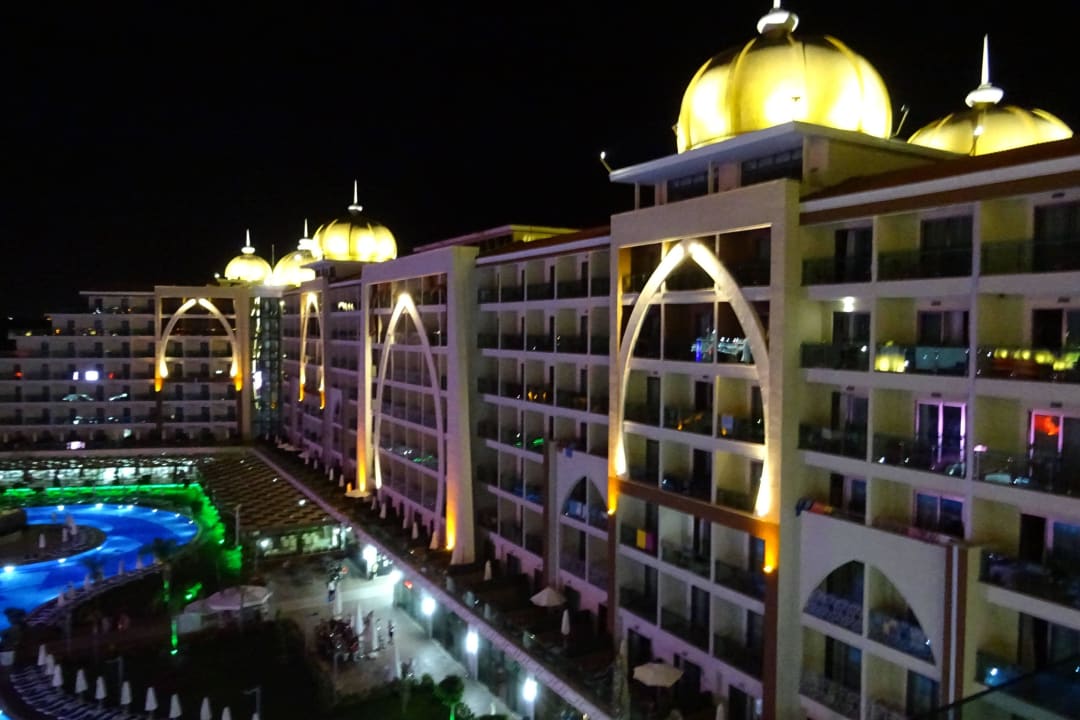Blick bei Nacht vom Balkon Alan Xafira Deluxe Resort & Spa