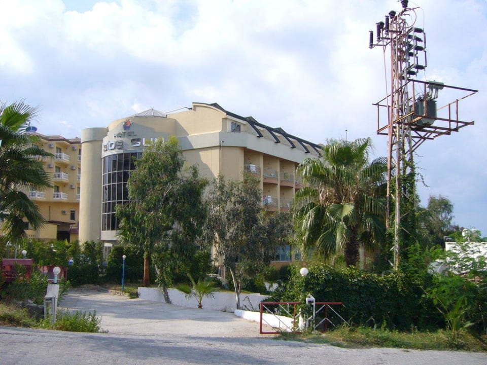 Front Side Sun Hotel
