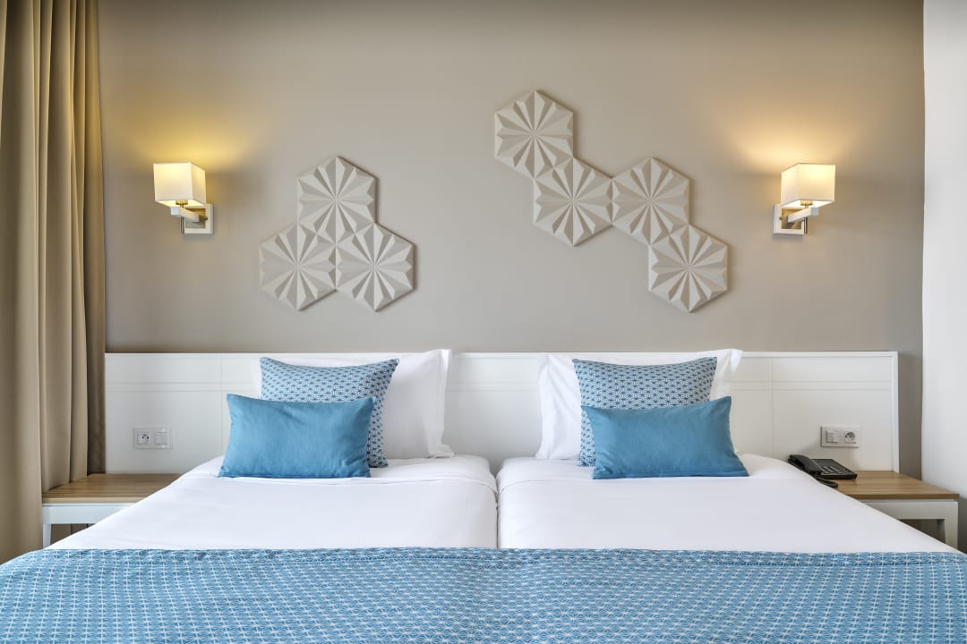 Zimmer Nozha Beach Resort & Spa