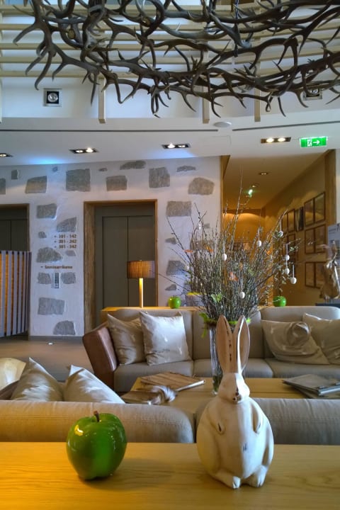 Rezeptionsbereich Falkensteiner Hotel Bad Leonfelden