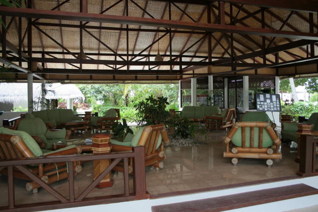 Lobby Angaga Island Resort