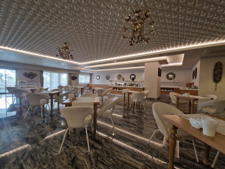 Gastro Royal Taj Mahal Hotel