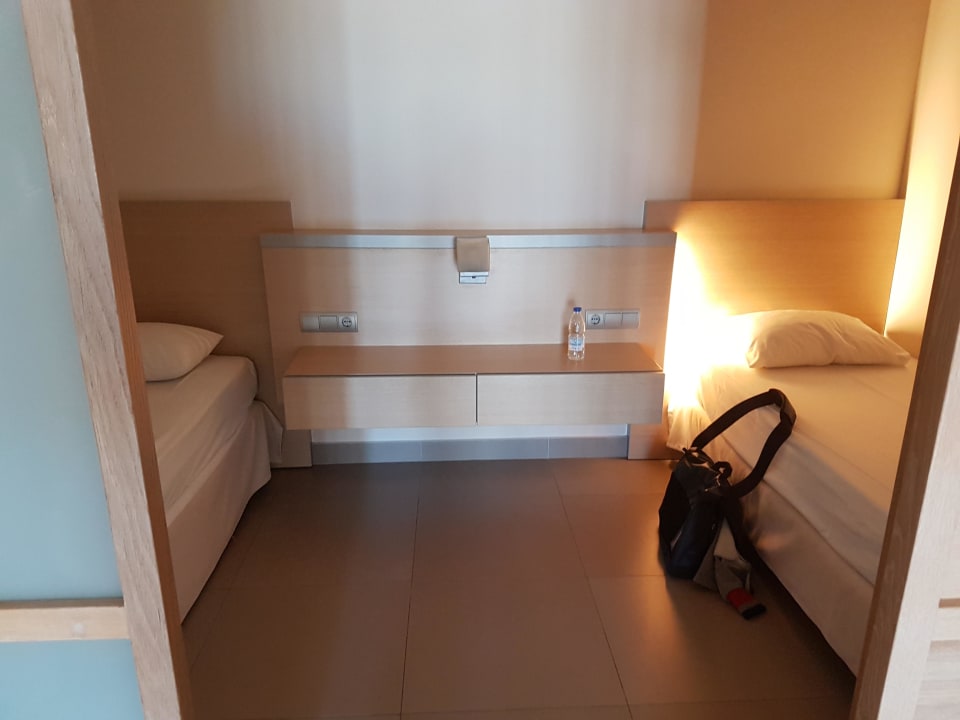 Schlafzimmer 1 Atlantica Mikri Poli Crete