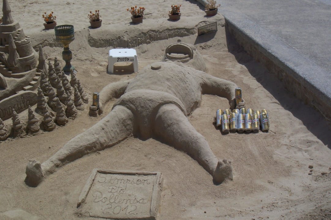 Künstler am Strand (sieht man überall auf Mallorca) Alcudiamar Marina Residence