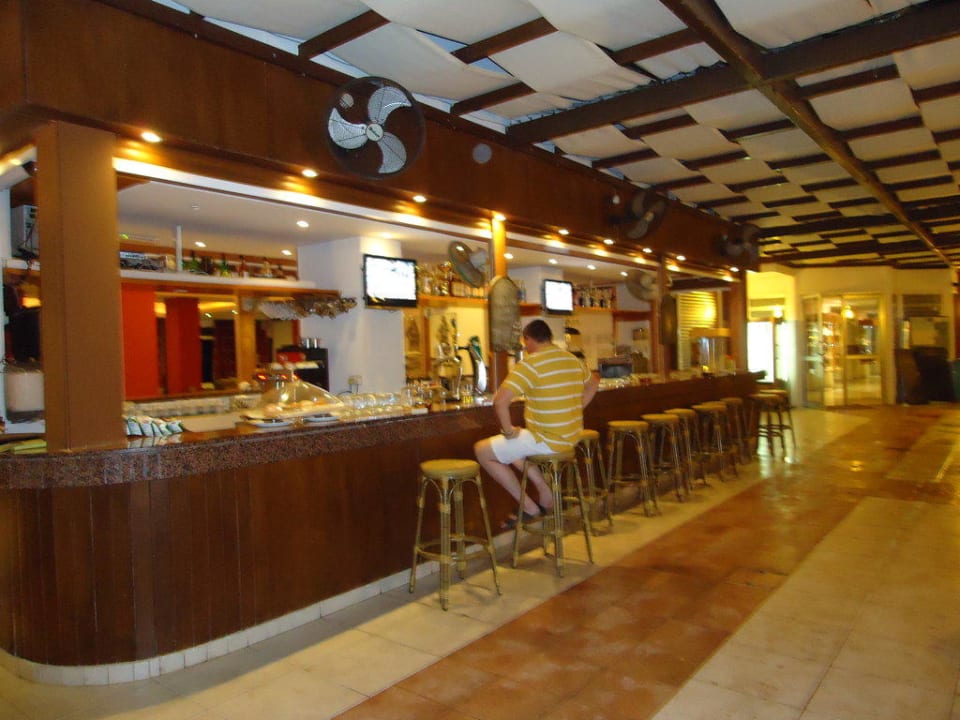 Bar Pernera Beach Hotel