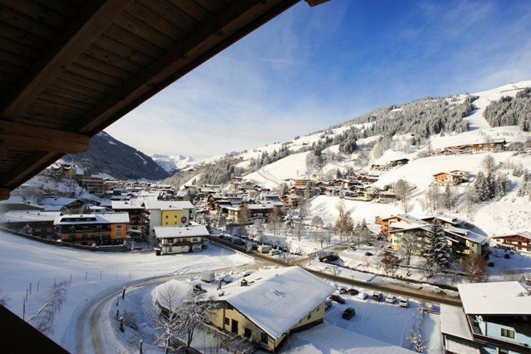 Blick auf Hinterglemm Familien & Wohlfühlhotel Johanneshof