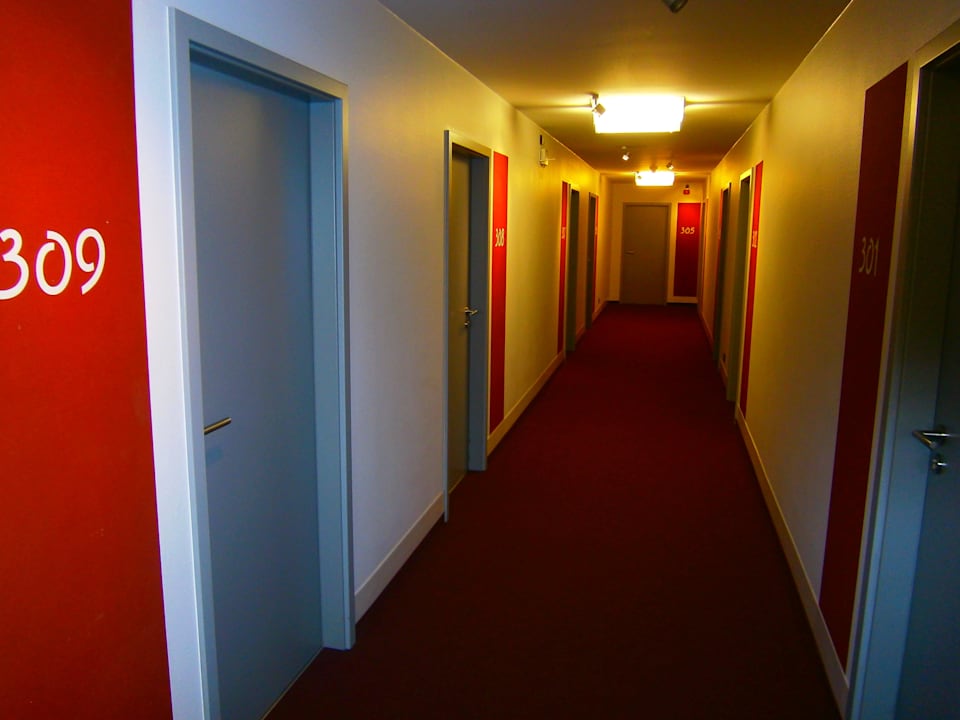 Der Flur zur anderen Seite. Auszeit Hotel Düsseldorf