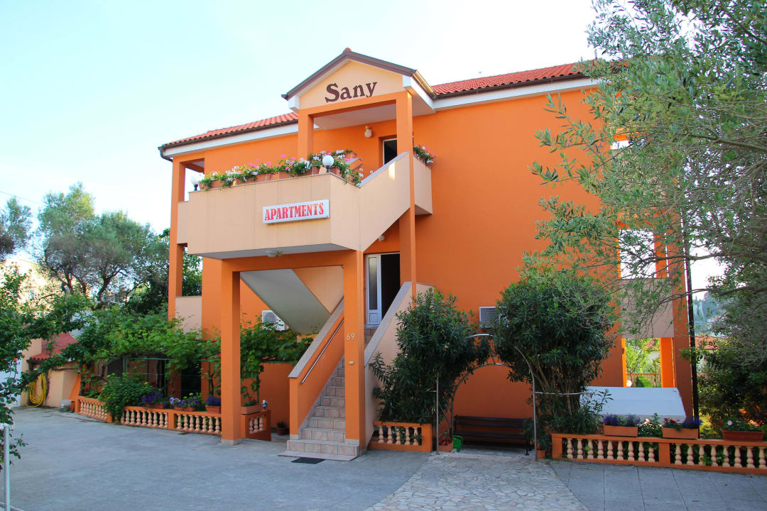 Sany Apartments Bene
