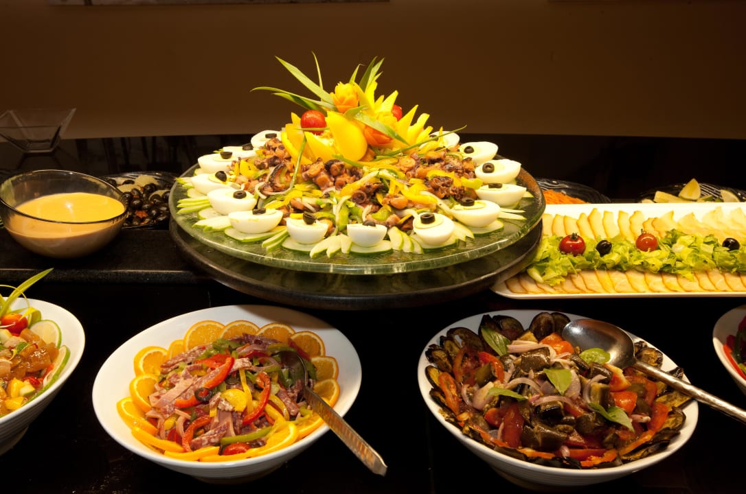 Buffet Dinner Paradise Sun