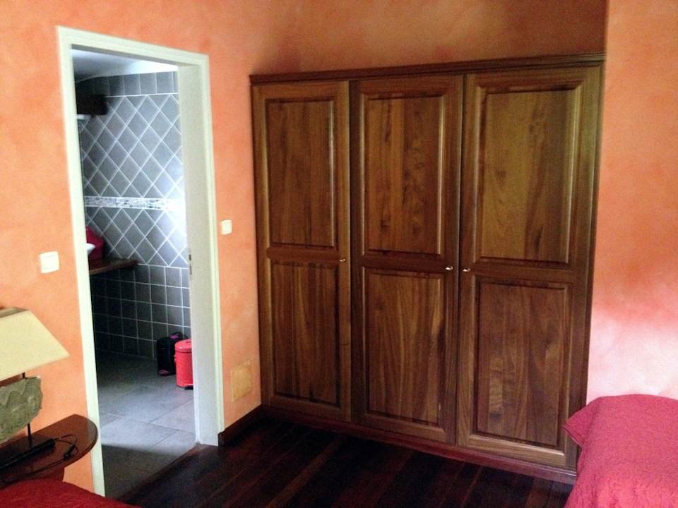 Schrank Hotel Jardins d'Heva