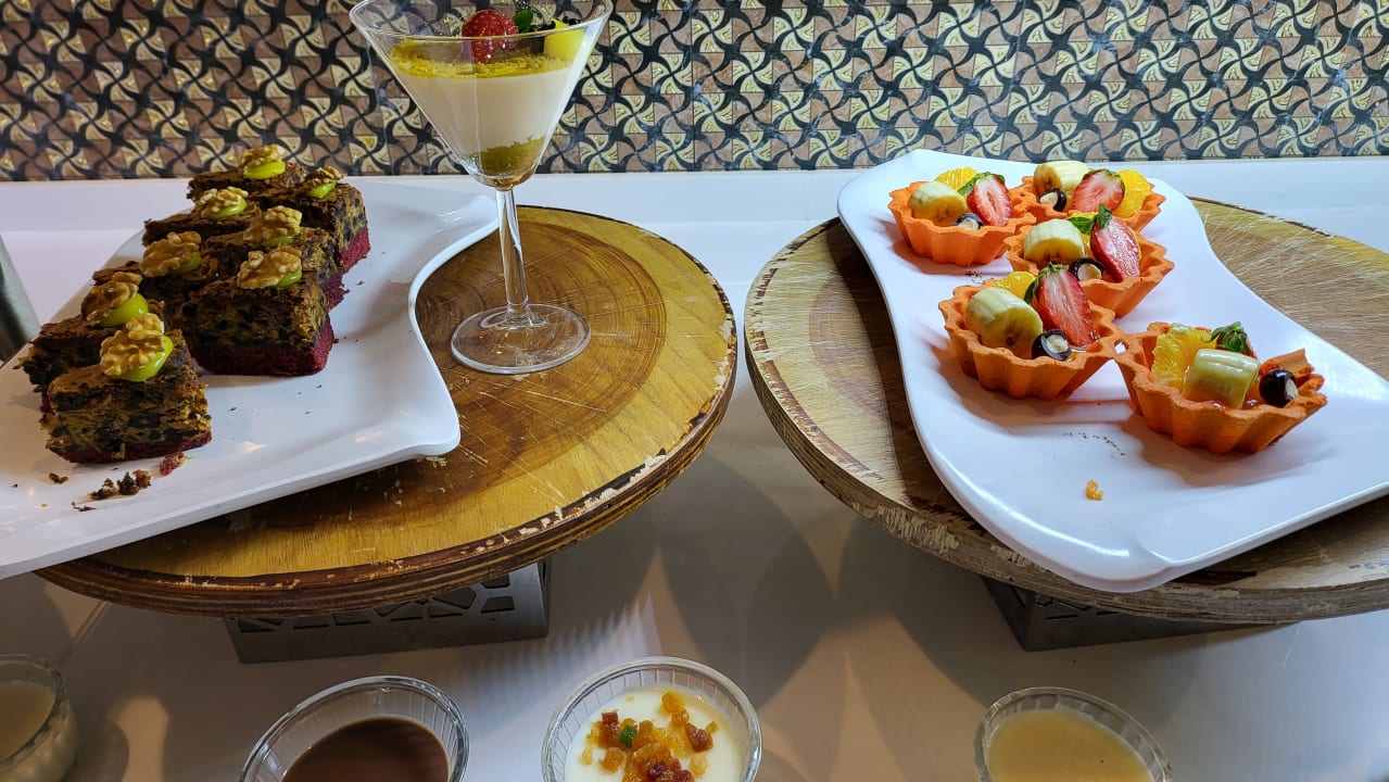 Gastro Royal Taj Mahal Hotel