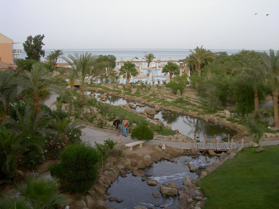Moevenpick El Gouna-Blick von Rezeption auf Poolbereich und Mövenpick Resort & Spa El Gouna