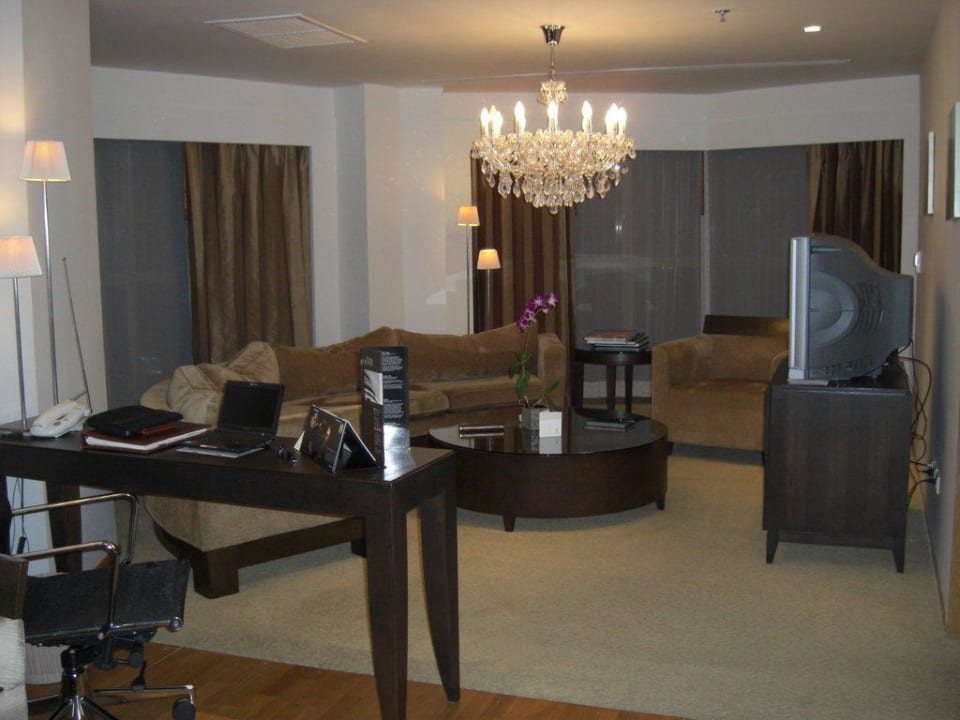 Wohnbereich der 2 bedroom executive suite Hotel Lebua At State Tower
