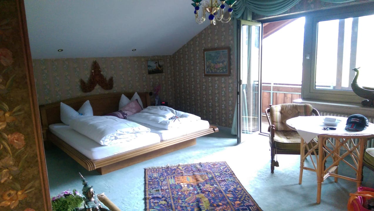 Schlafzimmer 2,  Hotel Karlsteiner Stuben