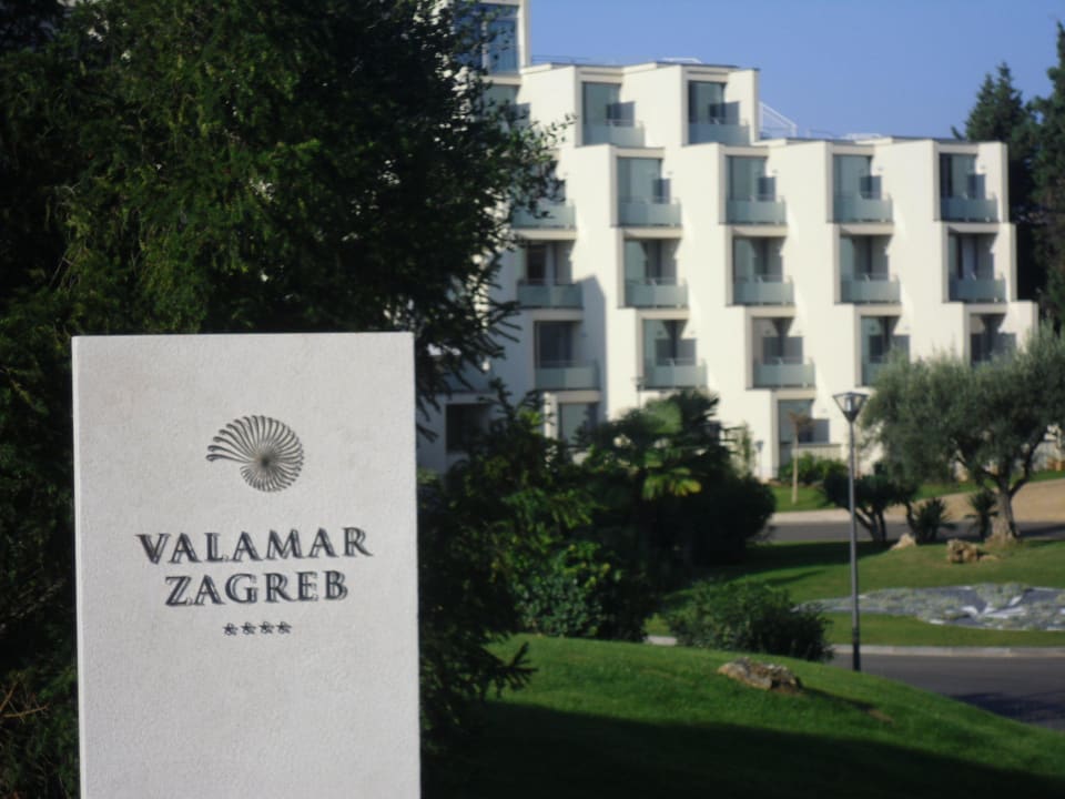 Zufahrt zum Hotel Valamar Parentino Hotel