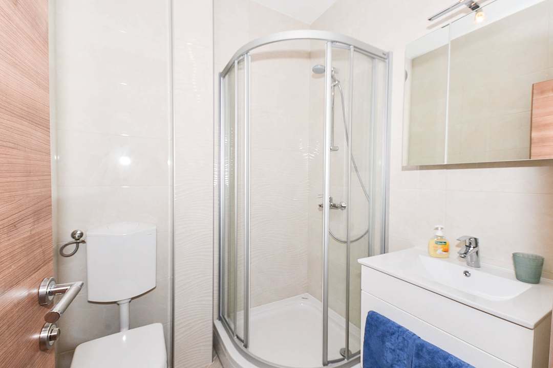 Bathroom Apartments Ladisic
