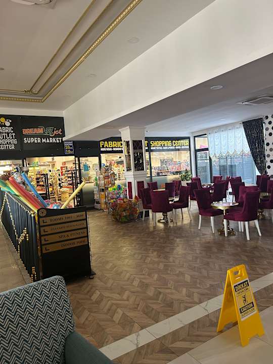 Lobby Dream World Palace Hotel