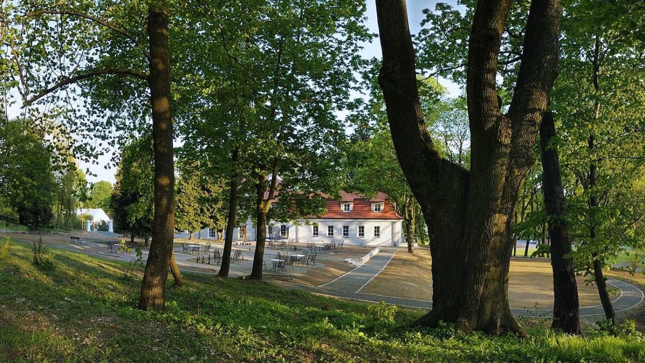 Ogród Hotel Dwór Sanna