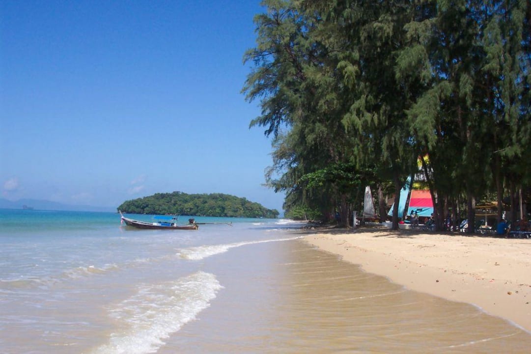 Strand vor dem Hotel Dusit Thani Krabi Beach Resort