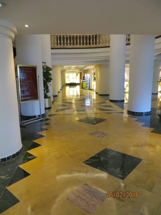 Eingangsbereich CM Castell de Mar