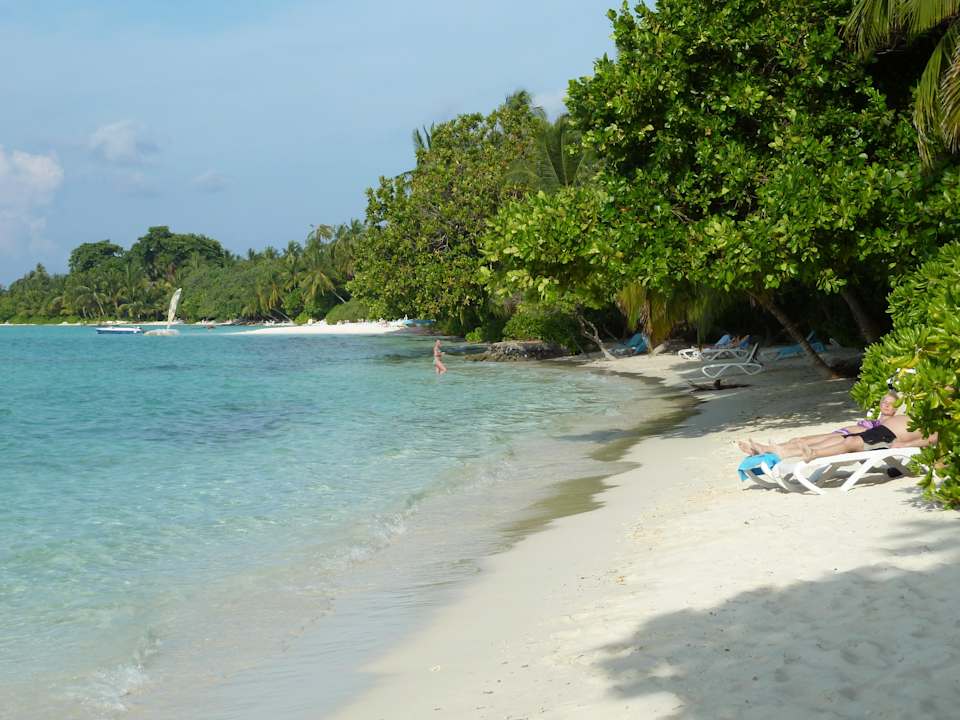 Strand bei der Dhonibar Kuramathi Maldives