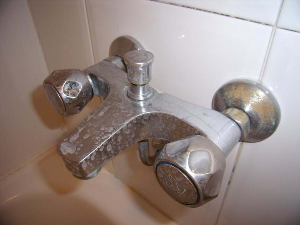 Uralte, abgenutzte Wannen Armatur Melia Las Antillas - Adults only