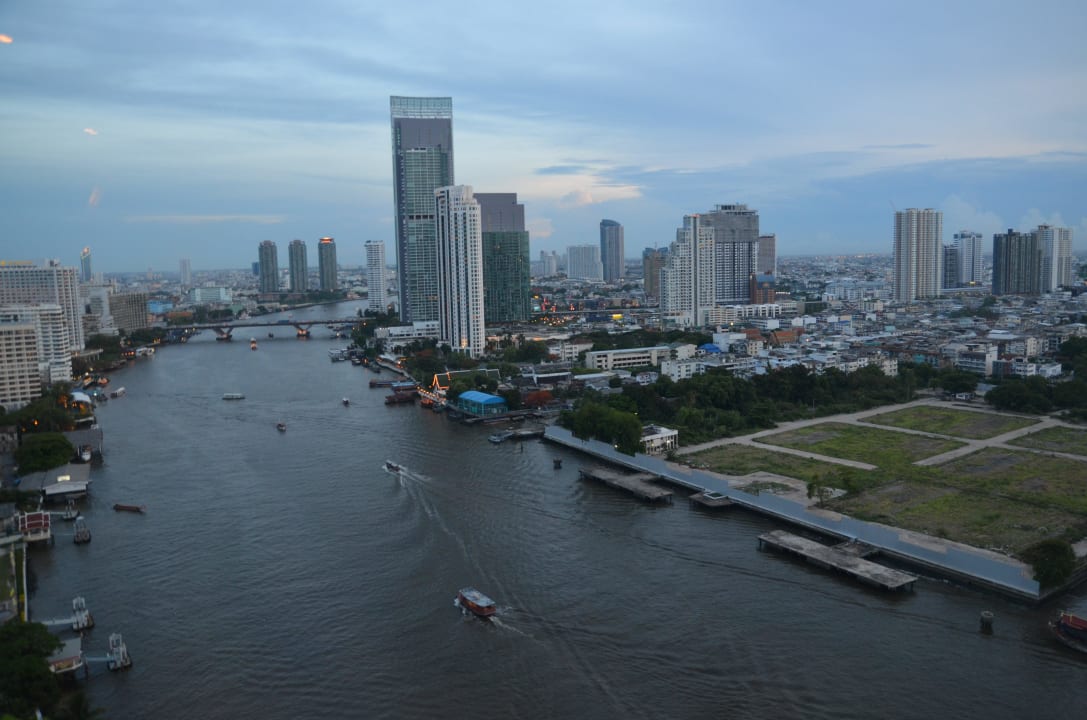 Aussicht vom Zimmer Royal Orchid Sheraton Hotel & Towers