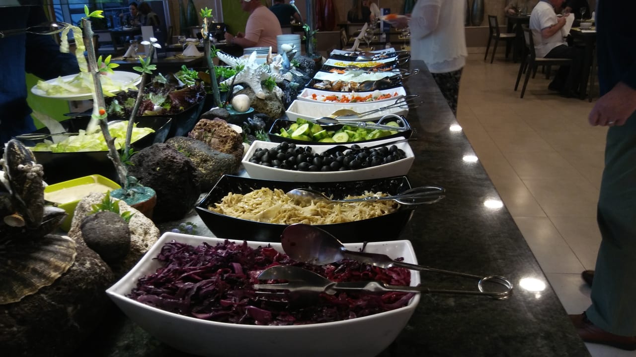 Salate, immer frisch, immer lecker Kn Arenas del Mar Hotel