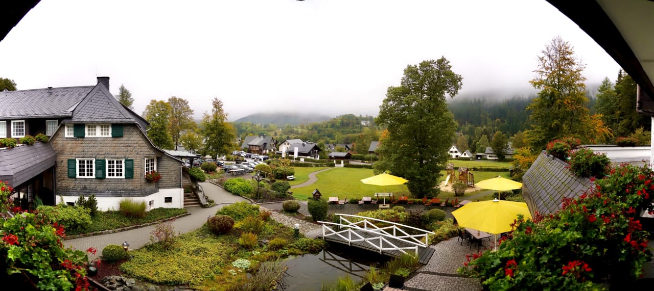 "Gartenanlage" Romantik Hotel Stryckhaus (Willingen) • HolidayCheck