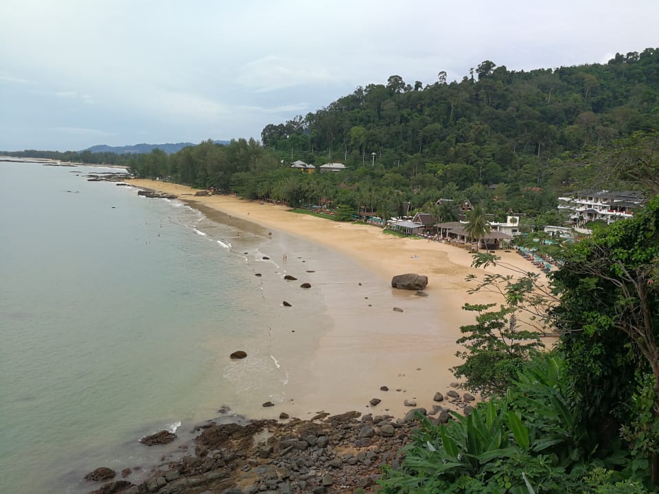 Blick auf den Strand bei Ebbe Hotel Khao Lak Palm Beach Resort