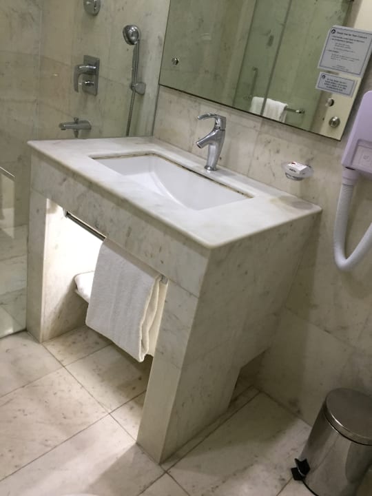 Badezimmer Clarks Shiraz Hotel