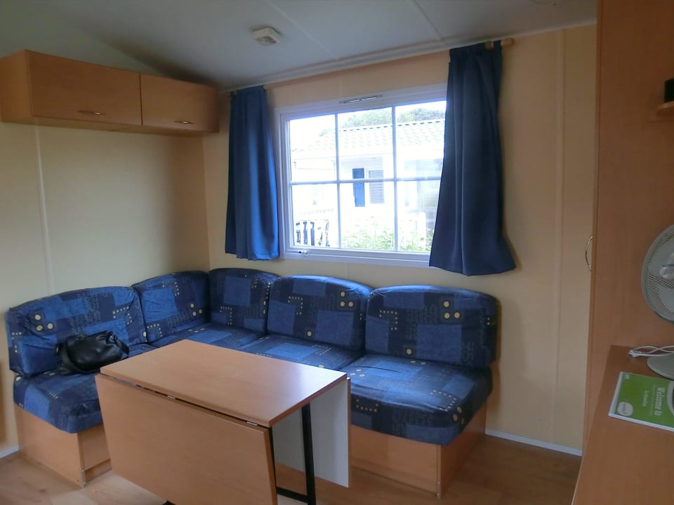 Sitz- u. Essecke Camping Le Ranolien