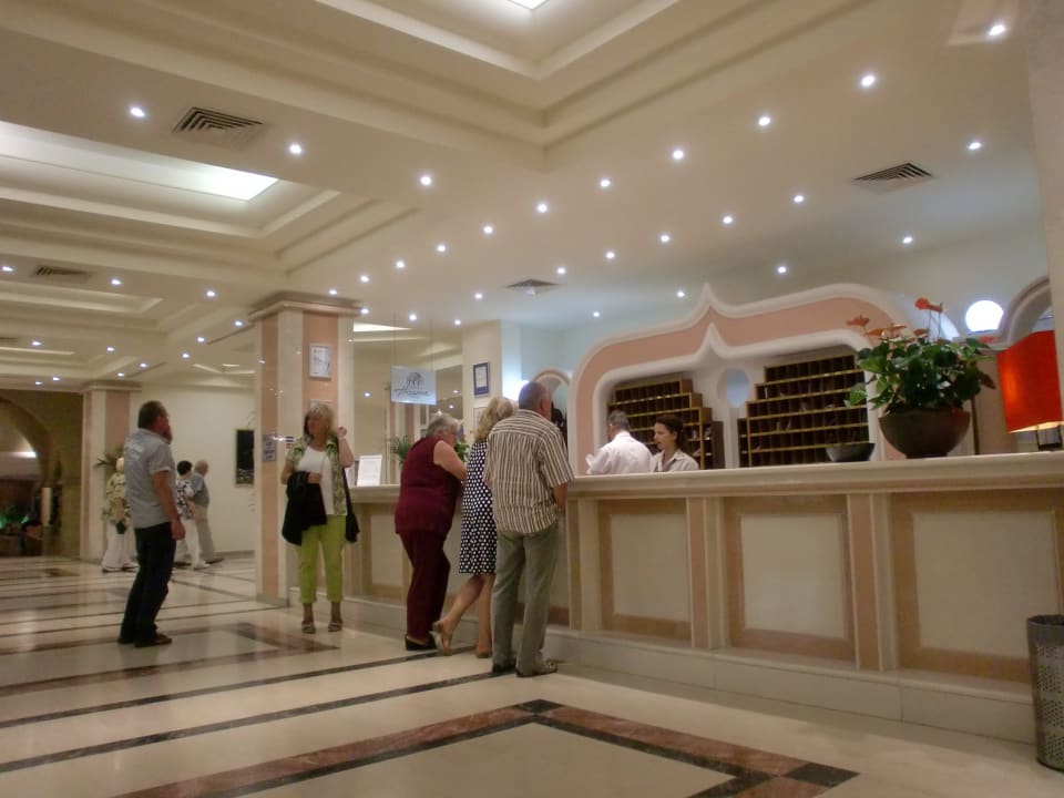 Rezeption Hotel Kalithea Horizon Royal