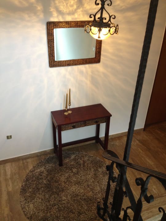 Treppenhaus zu den Zimmern Pension Carola